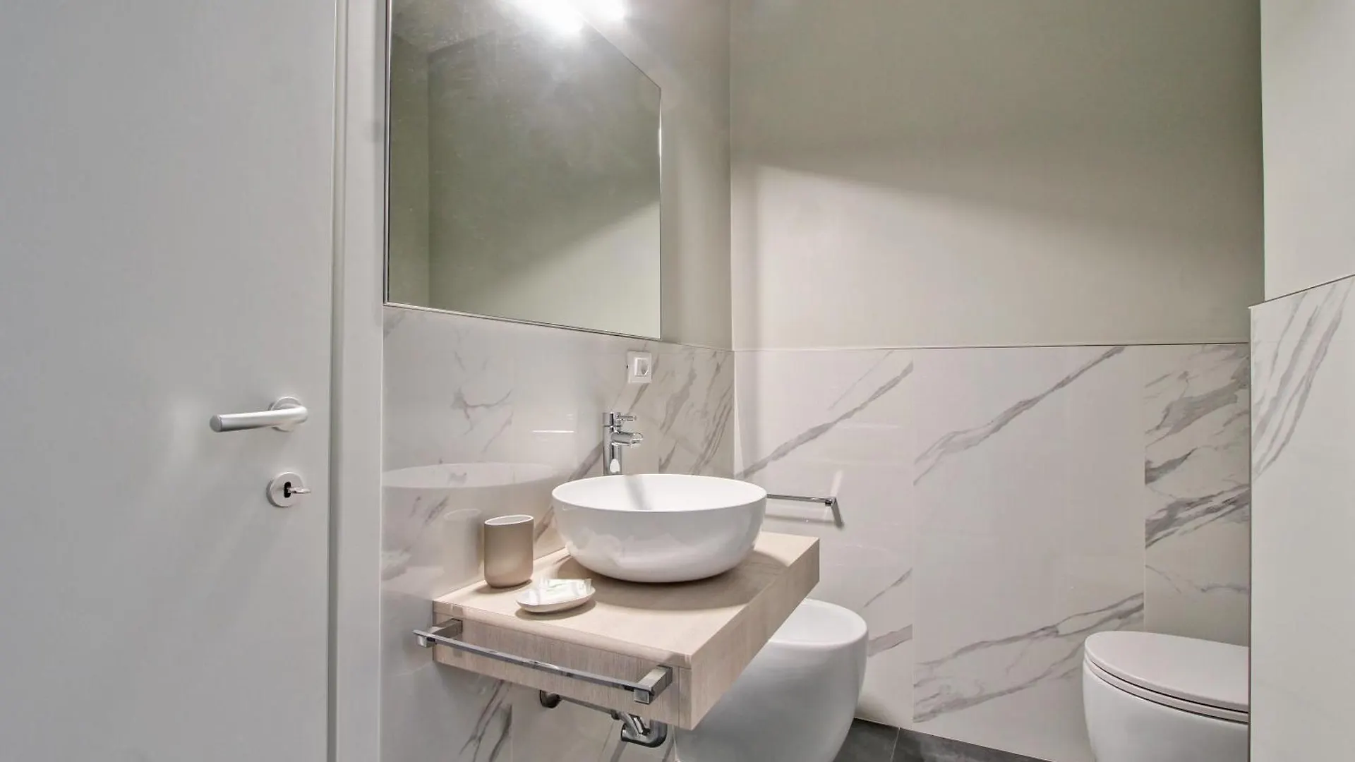 Design Monteverde Flat Rom
